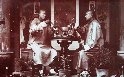 Ảnh hiếm ghi lại cuộc sống bên trong Tử Cấm Thành: Hé lộ nhan sắc thật của các phi tần, món tủ của vua Càn Long bất ngờ giống hệt giới trẻ ngày nay