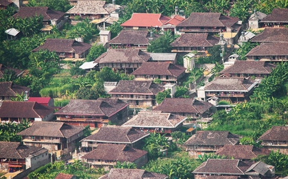 Có một ngôi làng du lịch ở miền Đông Bắc, 100% nhà dân... đều quay về một hướng