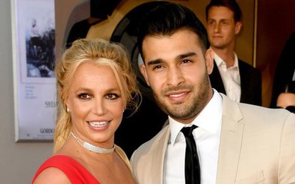 Britney Spears và chồng tháo nhẫn cưới