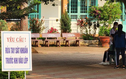 Đắk Lắk: Xét nghiệm SARS-CoV-2 tại trường có nhiều học sinh mắc COVID-19