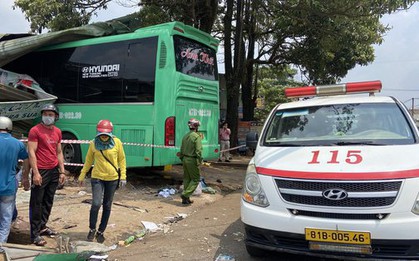 Xe giường nằm lao vào nhà dân, ít nhất 2 người chết, 3 người trọng thương