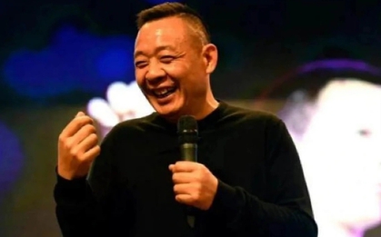 "Lạ lùng" công ty nhà người ta: Phạt nhân viên nếu làm thêm giờ và nghe điện thoại sếp sau khi tan làm, khiếu nại đúng còn thưởng tiền khủng