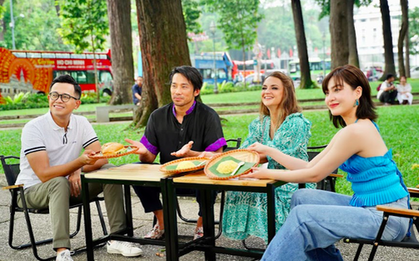 Dàn diễn viên chính phim "A Tourist's Guide to Love" thích thú với bữa sáng đậm chất Việt Nam