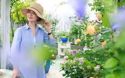 Người phụ nữ 45 tuổi biến mái nhà thành khu vườn ấn tượng