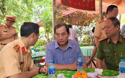 Lãnh đạo Cục CSGT đến viếng thiếu tá CSGT bị xe tông tử vong