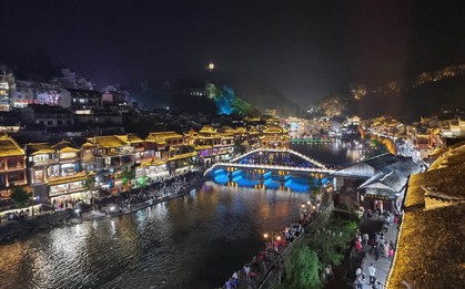 Tuyến du lịch Trương Gia Giới - Phượng Hoàng cổ trấn hút khách Việt