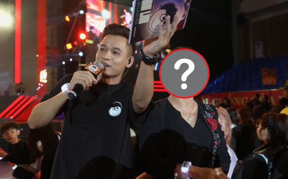 Không phải Trang Mixi hay Hòa Minzy, "cô bán bánh cuốn Cao Bằng" mới là người phụ nữ đặc biệt nhất trên sân khấu của Độ Mixi