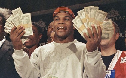 Thói chi tiêu vô tôi vạ khiến Mike Tyson bay sạch 400 triệu USD: Tặng cả siêu xe cho đối thủ từng thắng mình