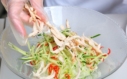 Loại gia vị giúp tiêu diệt tế bào ung thư, duy trì đường máu, giảm cân luôn có trong các món nộm của người Việt