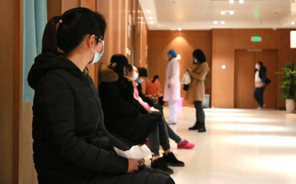 Chuyện ở ngân hàng tinh trùng lớn nhất Trung Quốc: Người nhận tranh giành gen ưu tú, "mầm sống" của người hiến cao dưới 1m70 không ai ngó ngàng tới