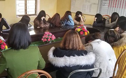 Nhân viên quán karaoke bán ma túy cho khách hát