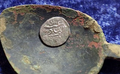 Phát hiện kho tiền cổ được chôn giấu 1.700 năm ở Romania