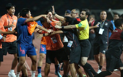 14 thẻ vàng, 7 thẻ đỏ, 7 bàn thắng và đổ cả máu: Trận chung kết SEA Games “điên rồ”