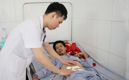 Bị thủng đại tràng vì thói quen nhiều người Việt làm hằng ngày