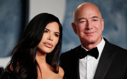 Tỷ phú Jeff Bezos đính hôn với bạn gái: Bữa tiệc diễn ra trên du thuyền 500 triệu USD, nhẫn kim cương có giá khoảng 2,5 triệu USD