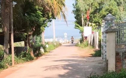 Bé 4 tuổi vặn tay ga xe máy phi vào tường, 3 người trong gia đình chết thảm