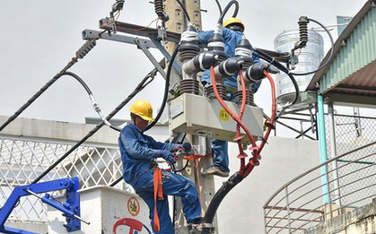 Nắng nóng như thiêu như đốt, tiêu thụ điện ở TP HCM liên tục phá kỷ lục