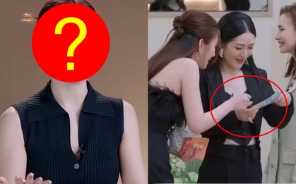 Mỹ nhân tội nghiệp nhất show Đạp Gió 2023: Đưa danh thiếp cho từng người nhưng bị lơ đẹp, đóng phim gần 10 năm vẫn "vô danh"