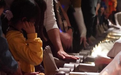 Chuyến tham quan tối nhà tù Hỏa Lò "chạm đến trái tim" của những đứa trẻ