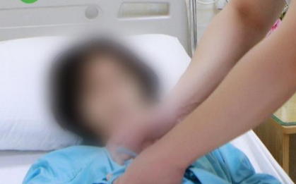 Đau tức bụng, bé gái 12 tuổi phát hiện có khối u nang buồng trứng lớn