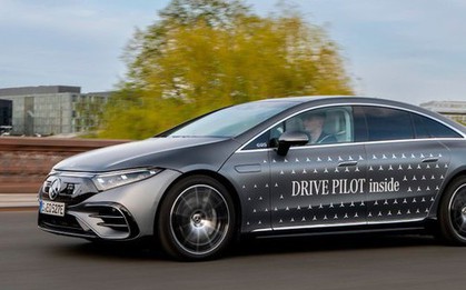 Mercedes-Benz vượt qua Tesla về hệ thống lái xe tự động