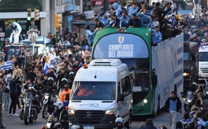 Biển người tại Uruguay chào đón nhà vô địch U20 World Cup 2023