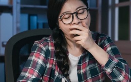 Làm liên tục 6 đề thi, nữ sinh 17 tuổi bị bệnh não tự miễn dịch