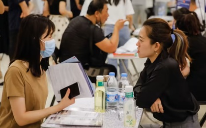 Nỗi lo của những cử nhân "tờ giấy trắng" tại Trung Quốc