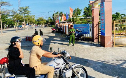 Ôn bài mệt nên ngủ quên, thí sinh được CSGT đón tận nhà đến trường thi
