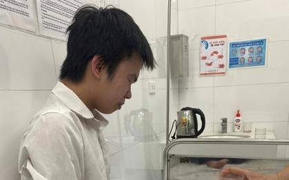 Chia sẻ của nam sinh Hà Nội "muộn thi 30 phút, ngất xỉu ở cổng trường"