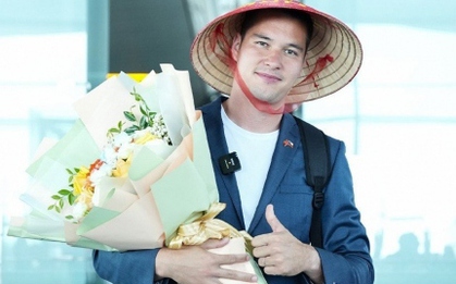 Filip Nguyễn đội nón lá, "đốn tim" người hâm mộ khi về Việt Nam