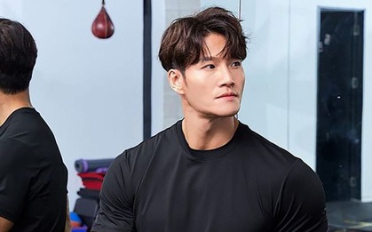Kim Jong Kook phản ứng khi bị hỏi về tin đồn có vợ con bí mật ở Mỹ