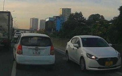Mượn ôtô của anh trai, người phụ nữ đi ngược chiều ở đường trên cao