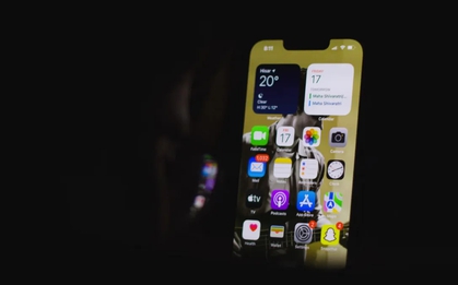 Lý do iPhone của nhiều người đồng loạt báo có bản cập nhật lạ
