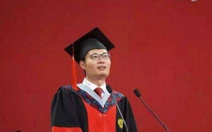 Tiến sĩ được đầu tư học thành tài rồi từ mặt gia đình 20 năm: Tình cảm ruột thịt biến mất vì một chữ...