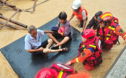 Nước lũ dâng cao ở Phúc Kiến của Trung Quốc do bão Doksuri