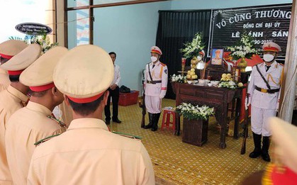 Bộ Công an thăng quân hàm cho 3 cán bộ CSGT hy sinh trong vụ sạt lở đất