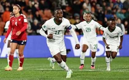 Đội bóng lần đầu dự World Cup chia tay giải đấu bằng chiến thắng cảm xúc