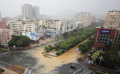 Trung Quốc: Một cửa hàng trang sức bị nước lũ cuốn sạch, thiệt hại 16,5 tỷ đồng