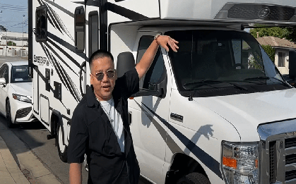 Khoa Pug lái "nhà di động" 2,4 tỷ phượt 72 giờ quanh Mỹ, dân tình trầm trồ: Sinh tồn kiểu đại gia!