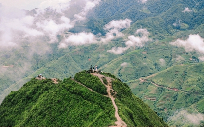 Lên Tà Xùa vừa săn mây, vừa tận hưởng bình yên của núi rừng Tây Bắc