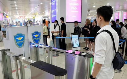 Dùng VneID đi máy bay chờ lâu gấp 2-3 lần giấy tờ truyền thống