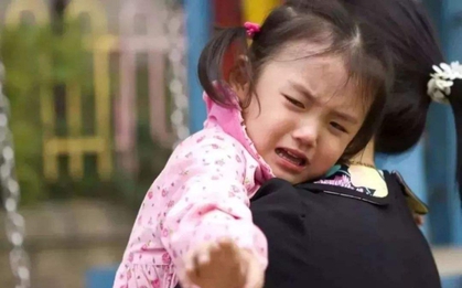 Bé gái 6 tuổi tự cứu mình khỏi tay bọn bắt cóc chỉ bằng một câu nói