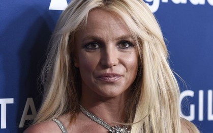 Britney Spears suy sụp trước những tuyên bố của chồng cũ, thuê luật sư quyền lực làm đại diện
