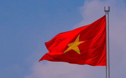 Đường phố Hà Nội trang hoàng cờ hoa chào mừng Quốc khánh 2/9