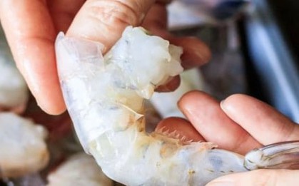 Cách lột vỏ tôm siêu nhanh và dễ dàng