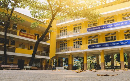 1 ngôi trường ở TP.HCM sắp được "đập đi xây lại": Dân tình rần rần chia sẻ kỷ niệm, góc nào cũng đầy xốn xang