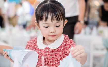 Con gái Cường Đô la “đốn tim” fan với loạt ảnh đáng yêu