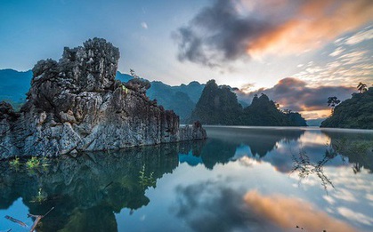 Phát hiện một "Vịnh Hạ Long thu nhỏ" ở vùng núi phía Bắc Việt Nam, du khách nhận xét có khung cảnh sơn thủy hữu tình