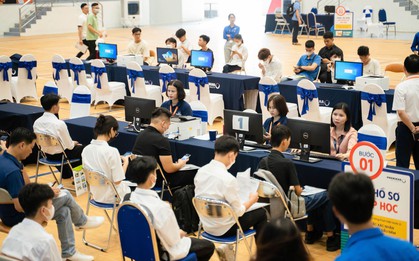 Nhiều trường đại học đón tân sinh viên